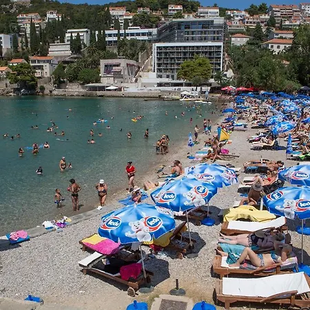 Πανσιόν Cosmopolitan House