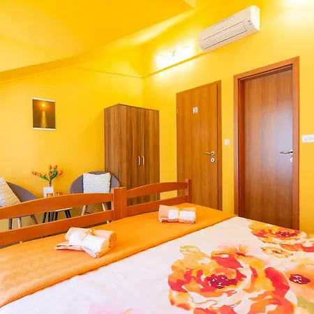 Cosmopolitan House 3*